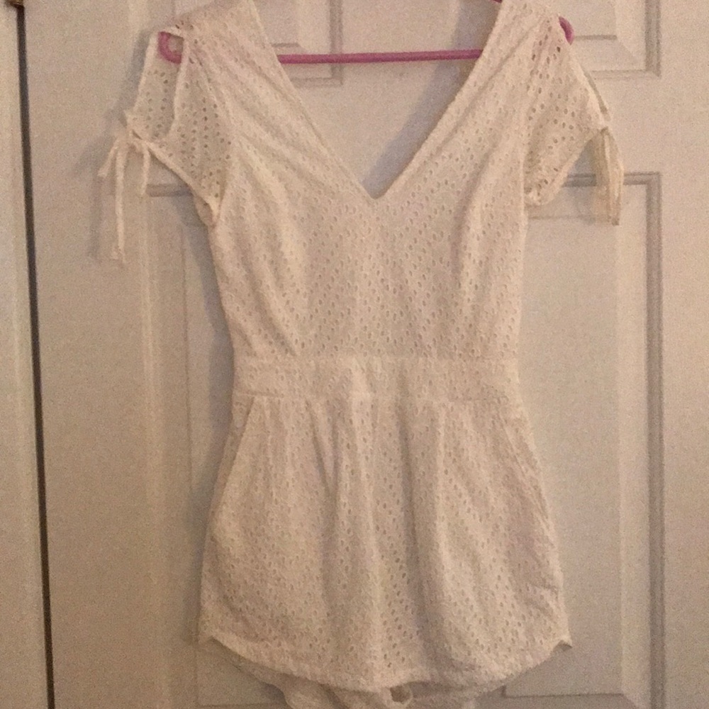 NWOT! (New with out tags) Express white romper
